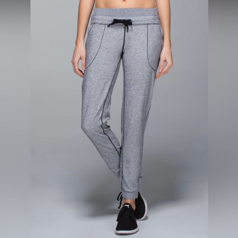Lululemon Base Runner Pant S 6